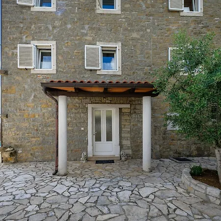 Di Sopra *